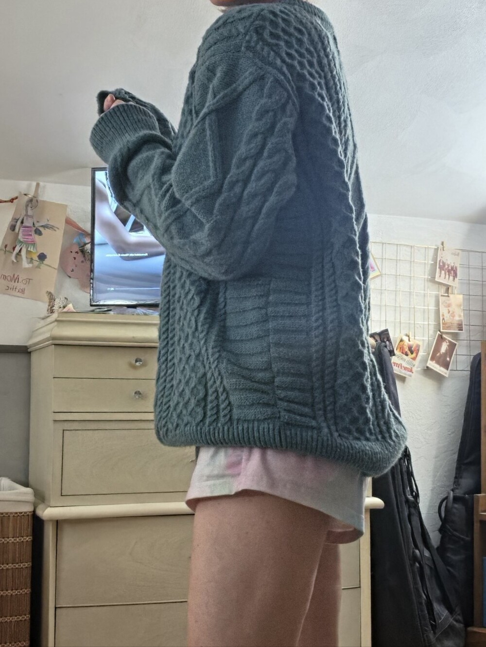 Oversized "Rory" Green Cable-knit Sweater - Picture 6 of 7